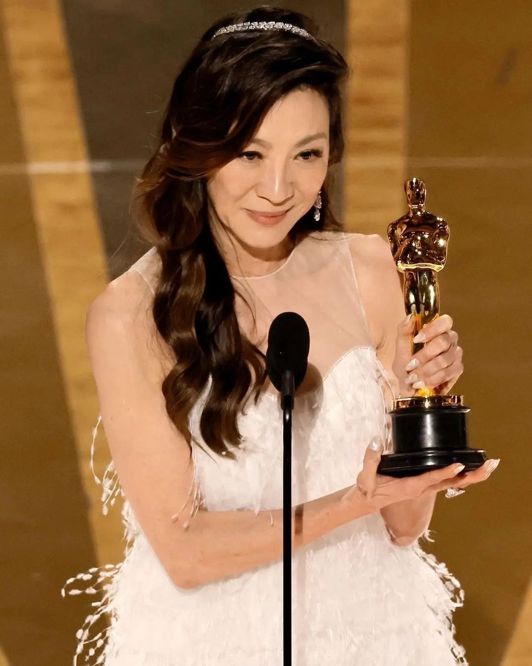 Michelle Yeoh wins Oscars 2023
