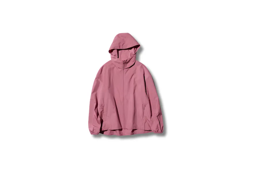 Pocketable UV Protection Parka (1,290 บาท) จาก UNIQLO
