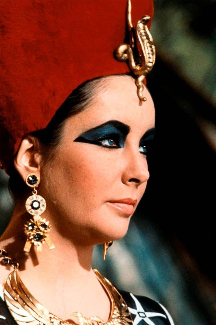 Elizabeth Taylor as Cleopatra 1963