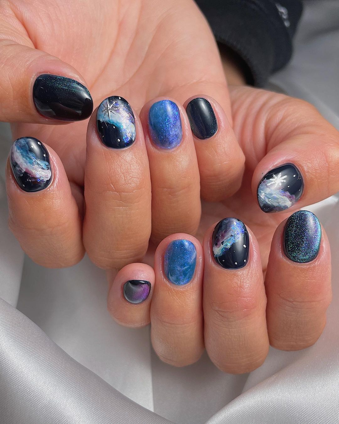 เล็บ สีลูกแก้ว