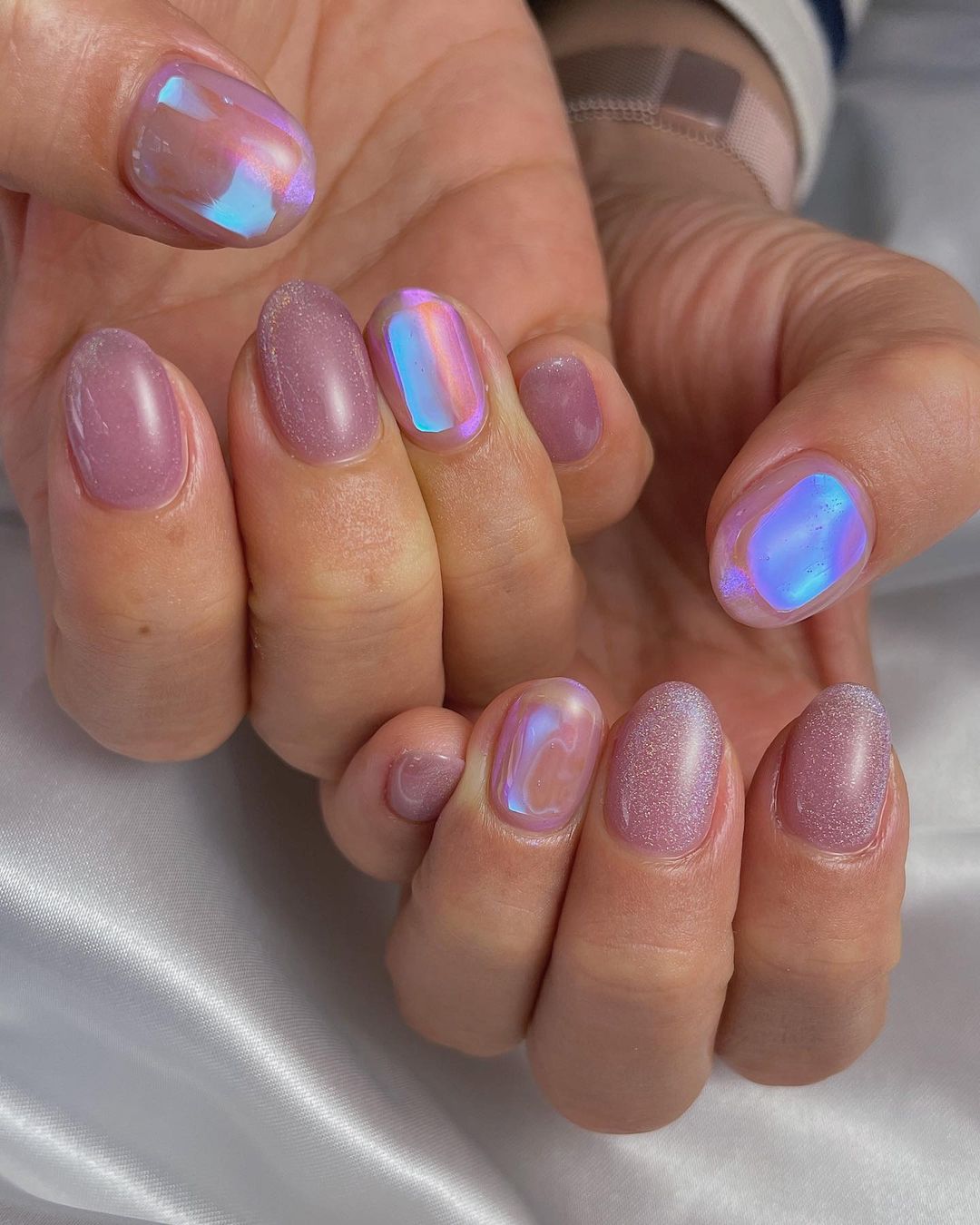 เล็บ สีลูกแก้ว