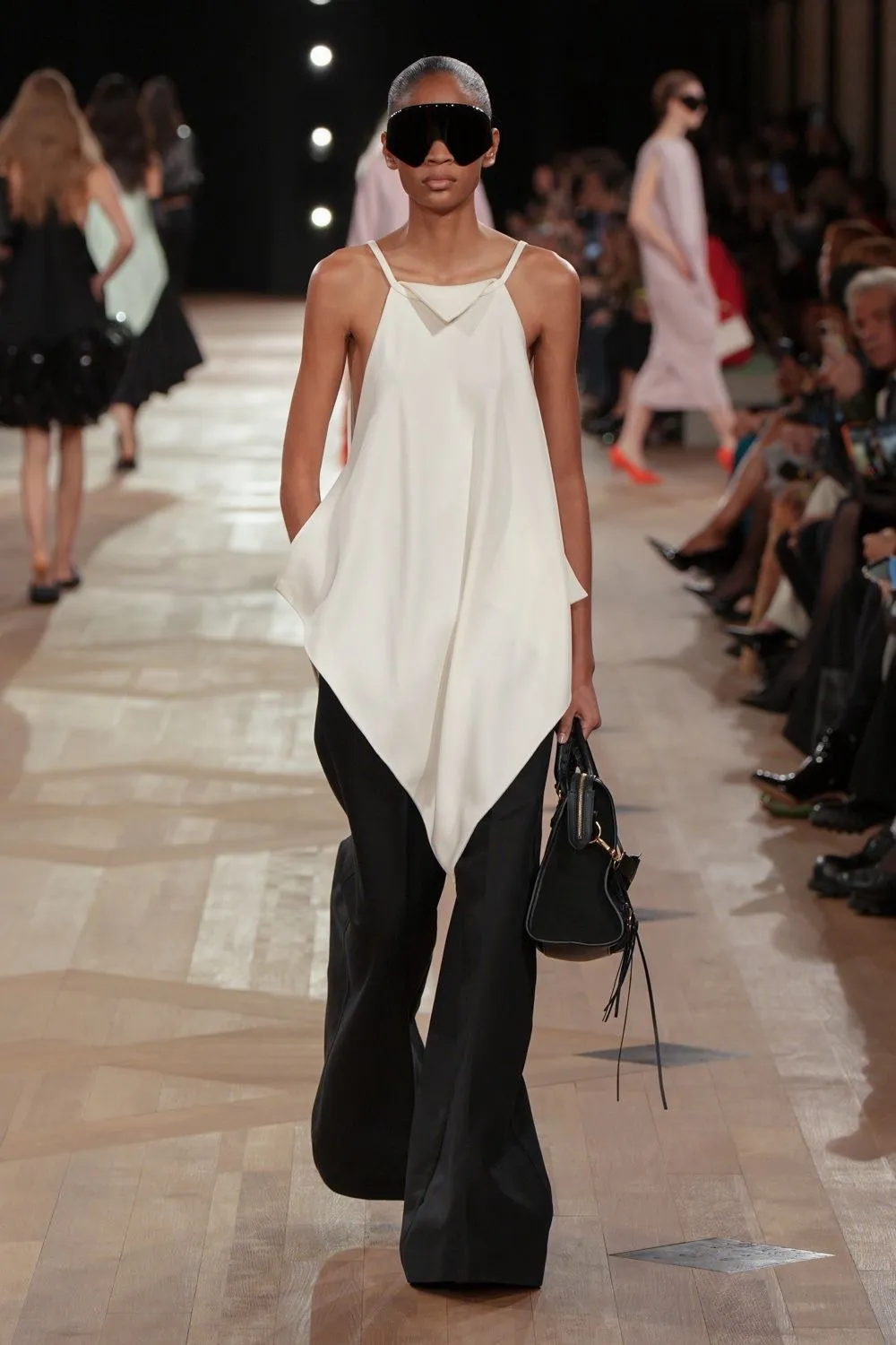 รันเวย์โชว์ Balenciaga
