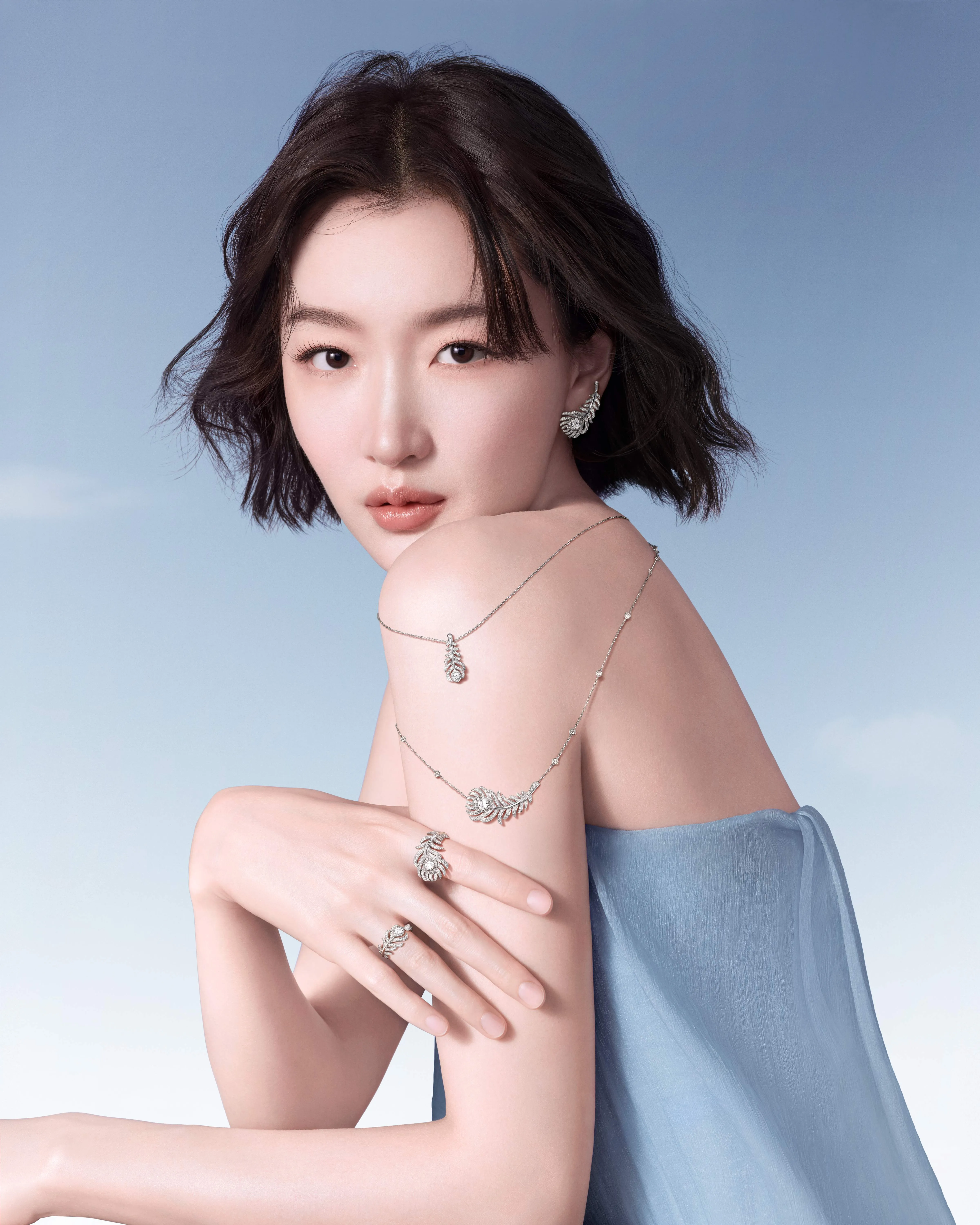 Boucheron เผยคอลเล็กชั่น Plume de Paon โดยได้ 'Zhou Dongyu' มาร่วมถ่ายทอด