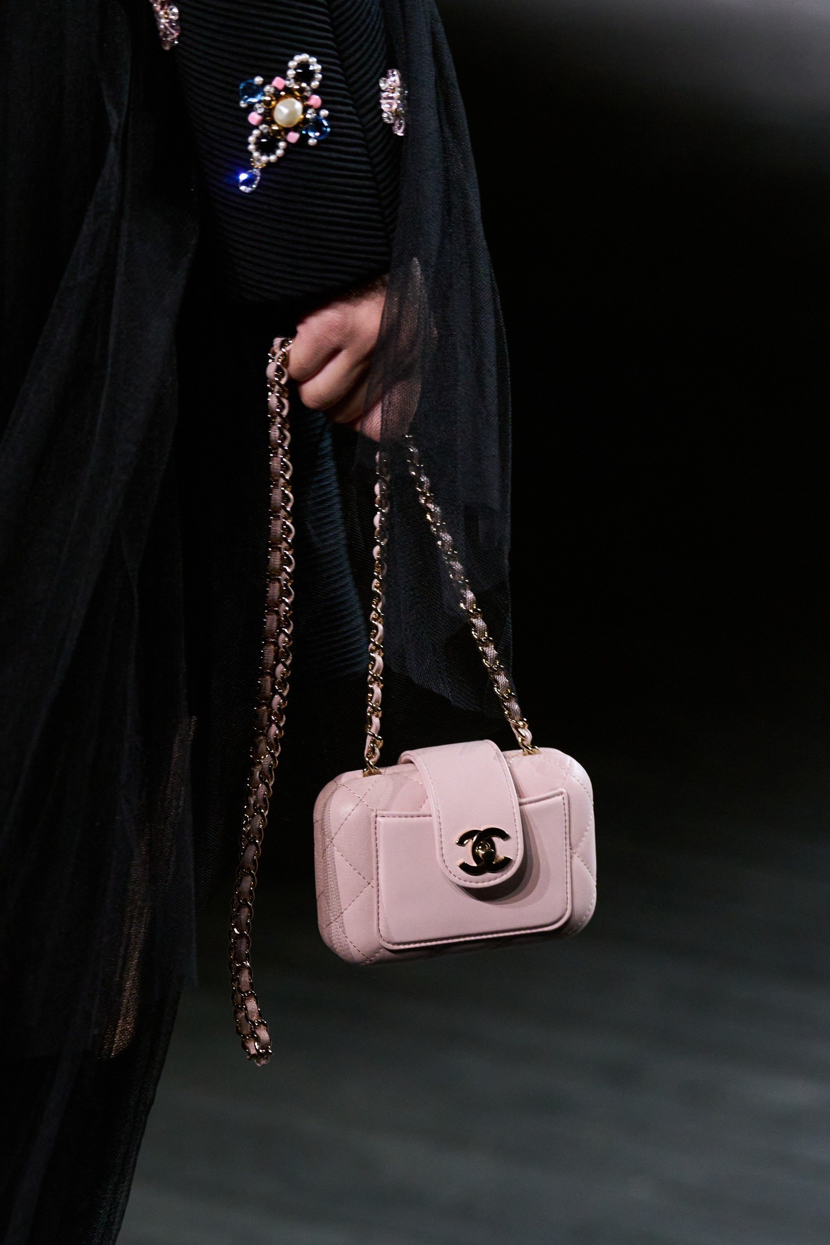 Chanel, Chanel Bags, Chanel กระเป๋า, Chanel Classic ราคา, Chanel Classic, Chanel Fall Winter, Chanel Fall Winter 2024
