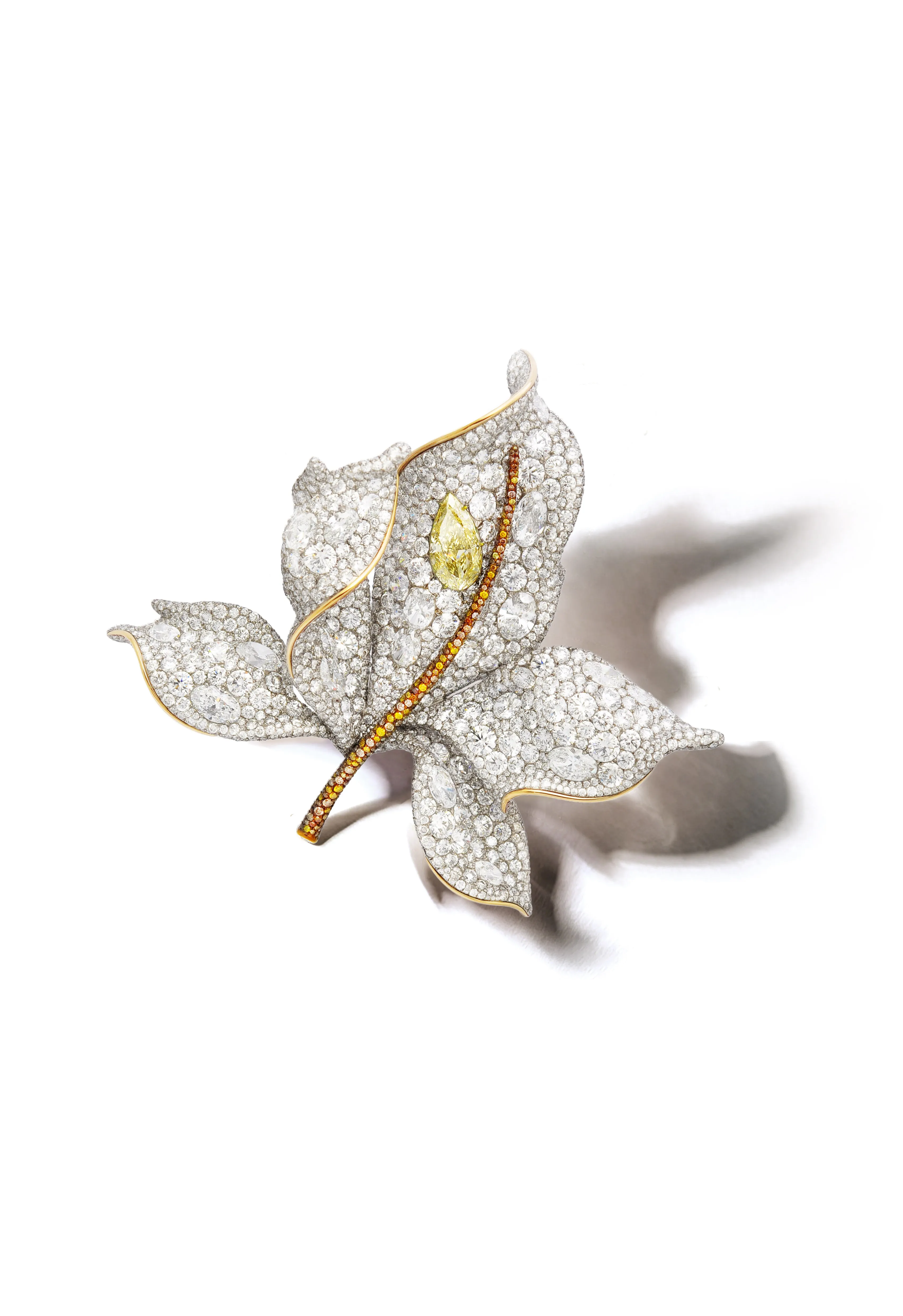 เข็มกลัด Four Seasons Maple Leaf จาก CINDY CHAO The Art Jewel