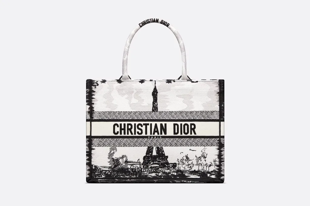 Dior Book Tote Bag, Dior New York, Dior Fall 2024, #DiorFall2024, Dior Paris