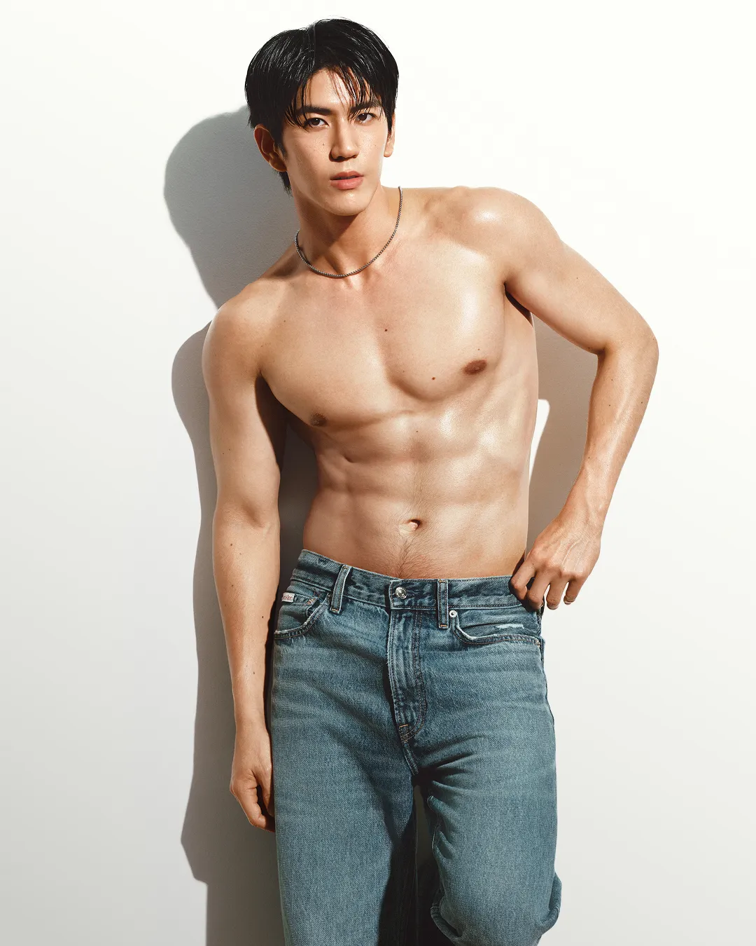 ซี ทวินันท์ บนแคมเปญฤดูใบไม้ร่วง 2026 ของ Calvin Klein
