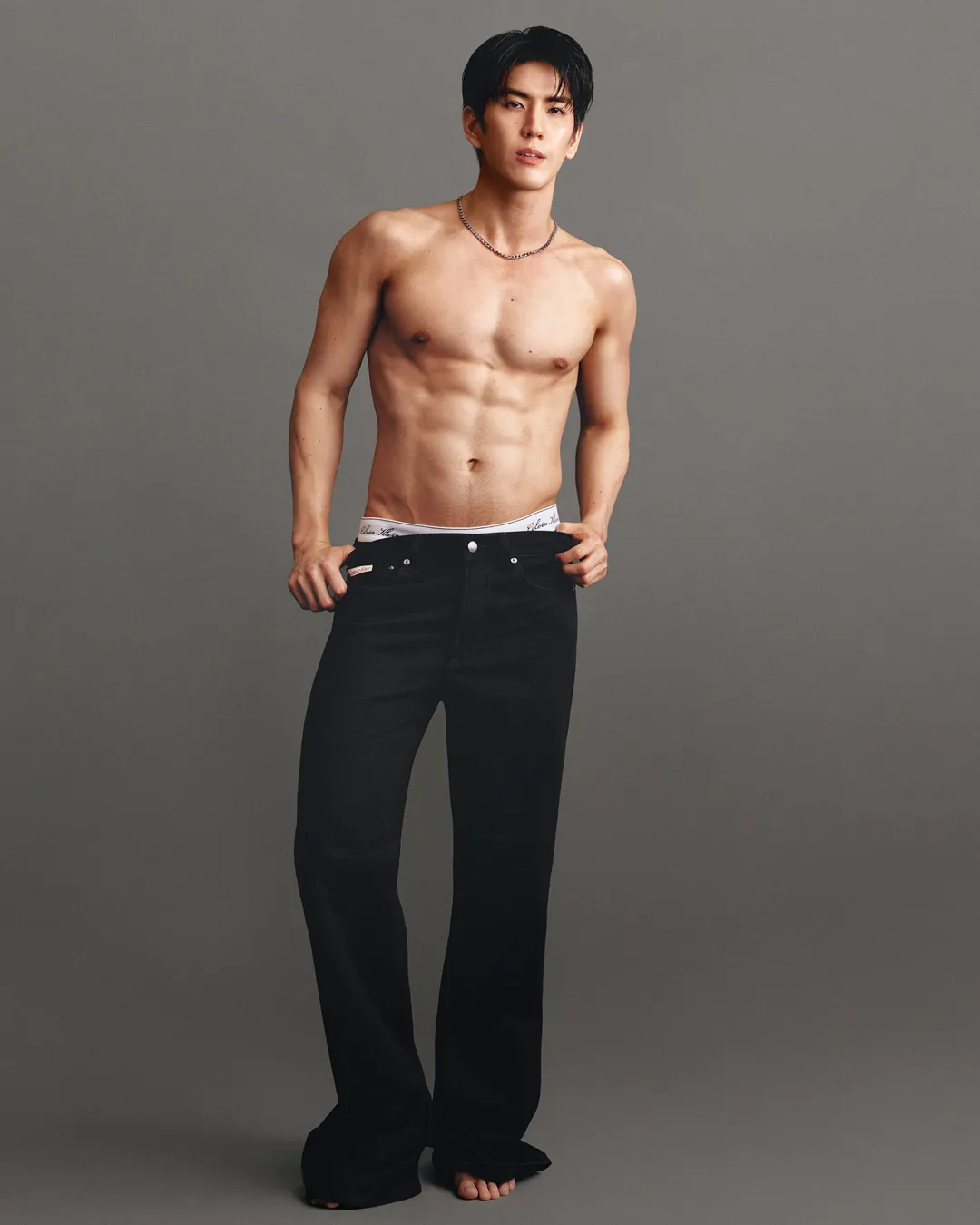 ซี ทวินันท์ บนแคมเปญฤดูใบไม้ร่วง 2026 ของ Calvin Klein