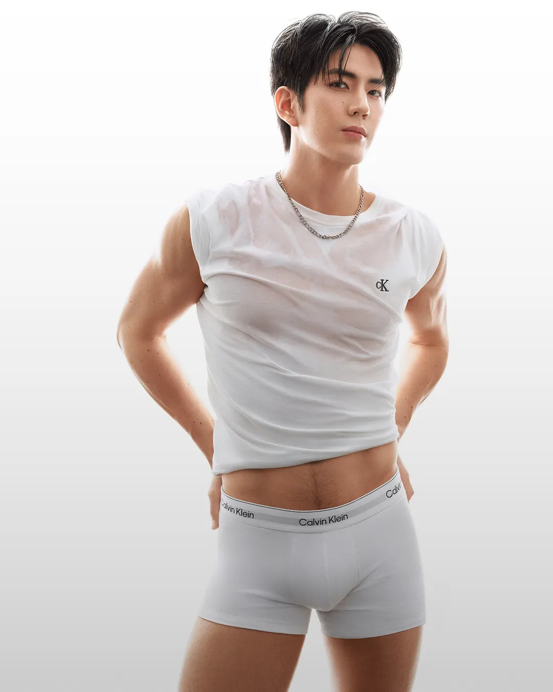 ซี ทวินันท์ บนแคมเปญฤดูใบไม้ร่วง 2026 ของ Calvin Klein