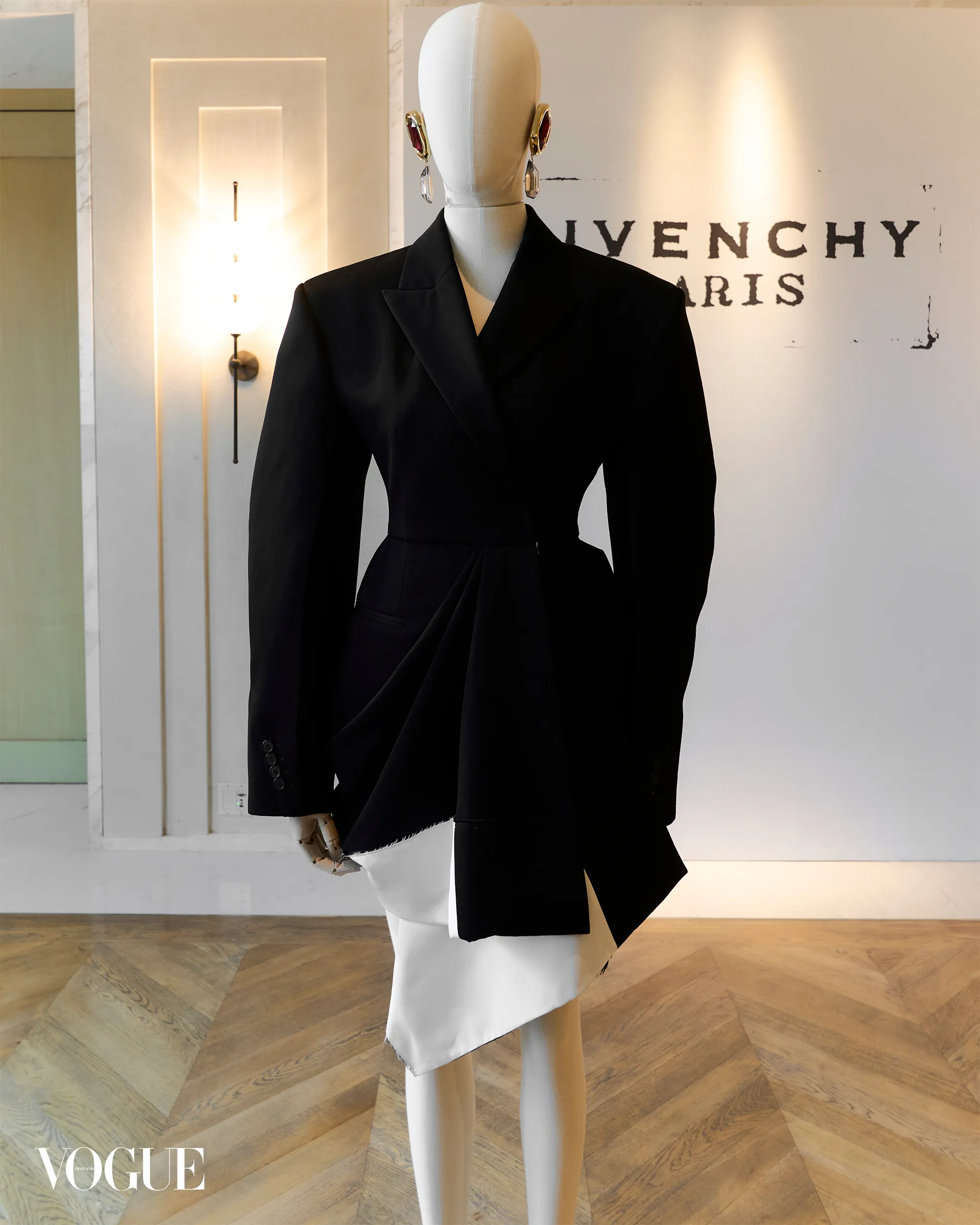 Gallery 32