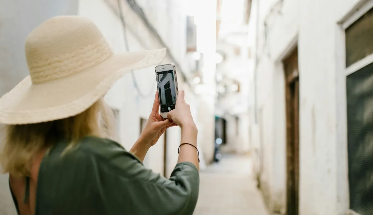 Gadget, Travel, Living