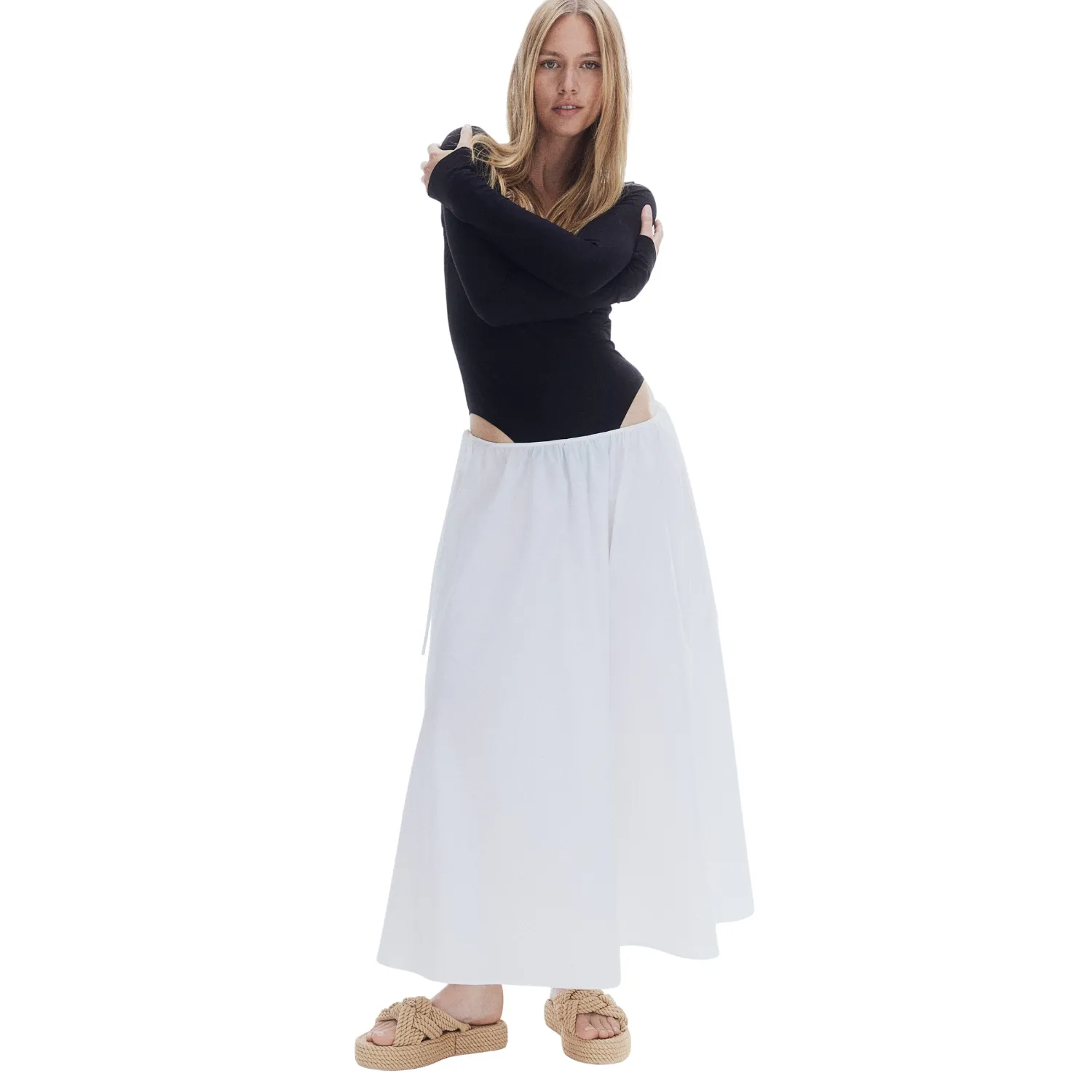 Long-Sleeved Body (ราคา 999 บาท) จาก H&M