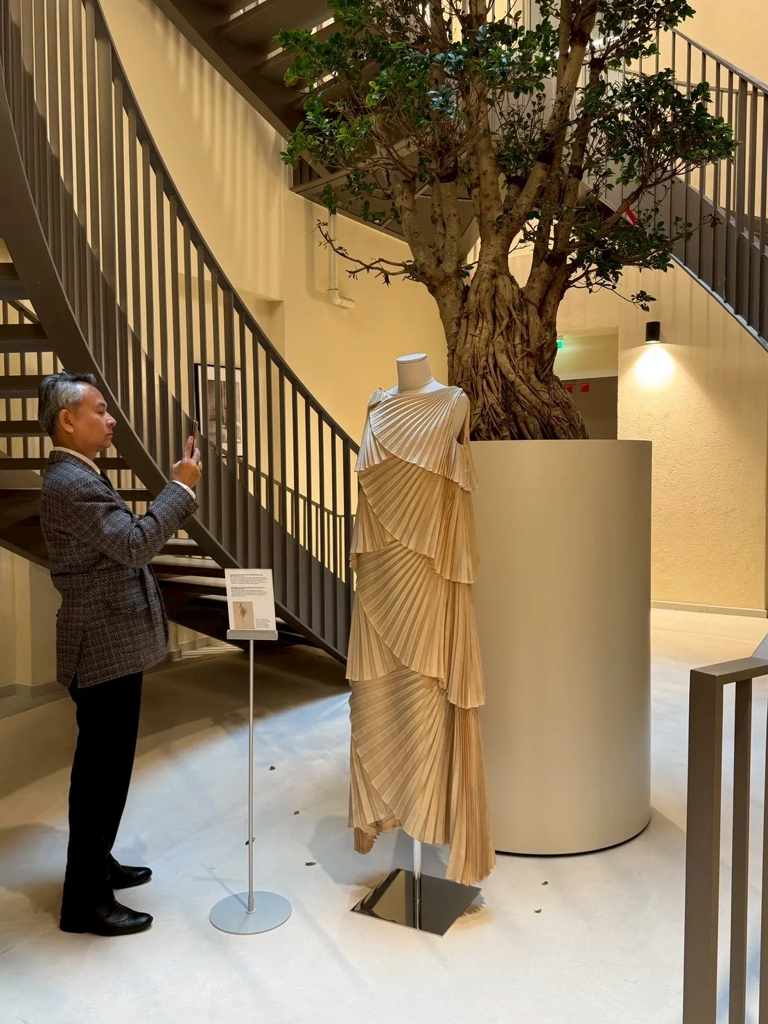 Gallery 16