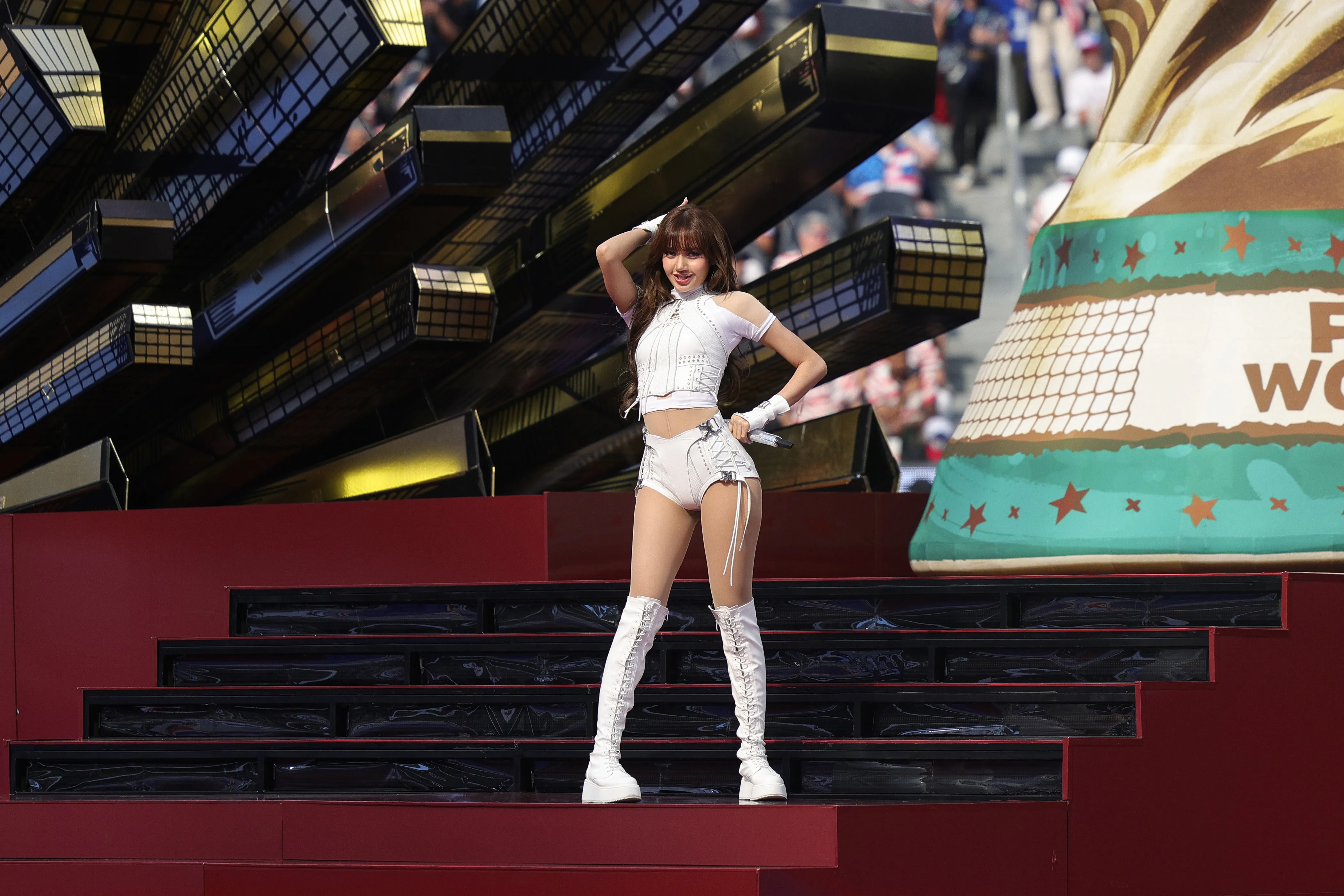 'LISA' โชว์เพลง 'Goals' ร่วมกับ 'Anitta' และ 'Rema' ในพิธีเปิด FIFA World Cup 2026