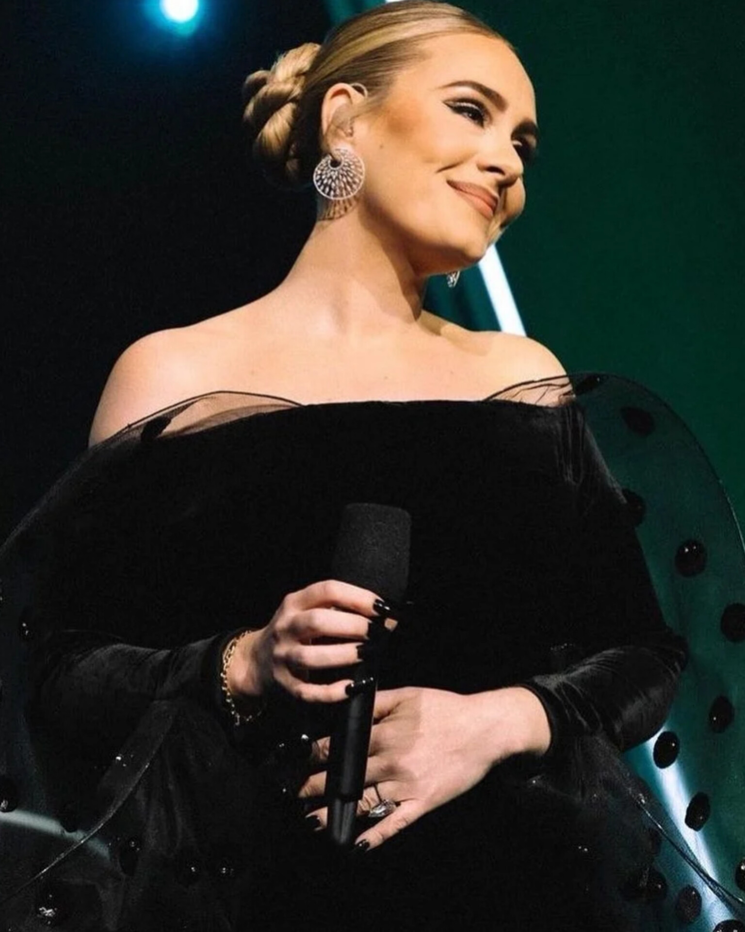 Adele wears Niana Ricci of Harris Reed