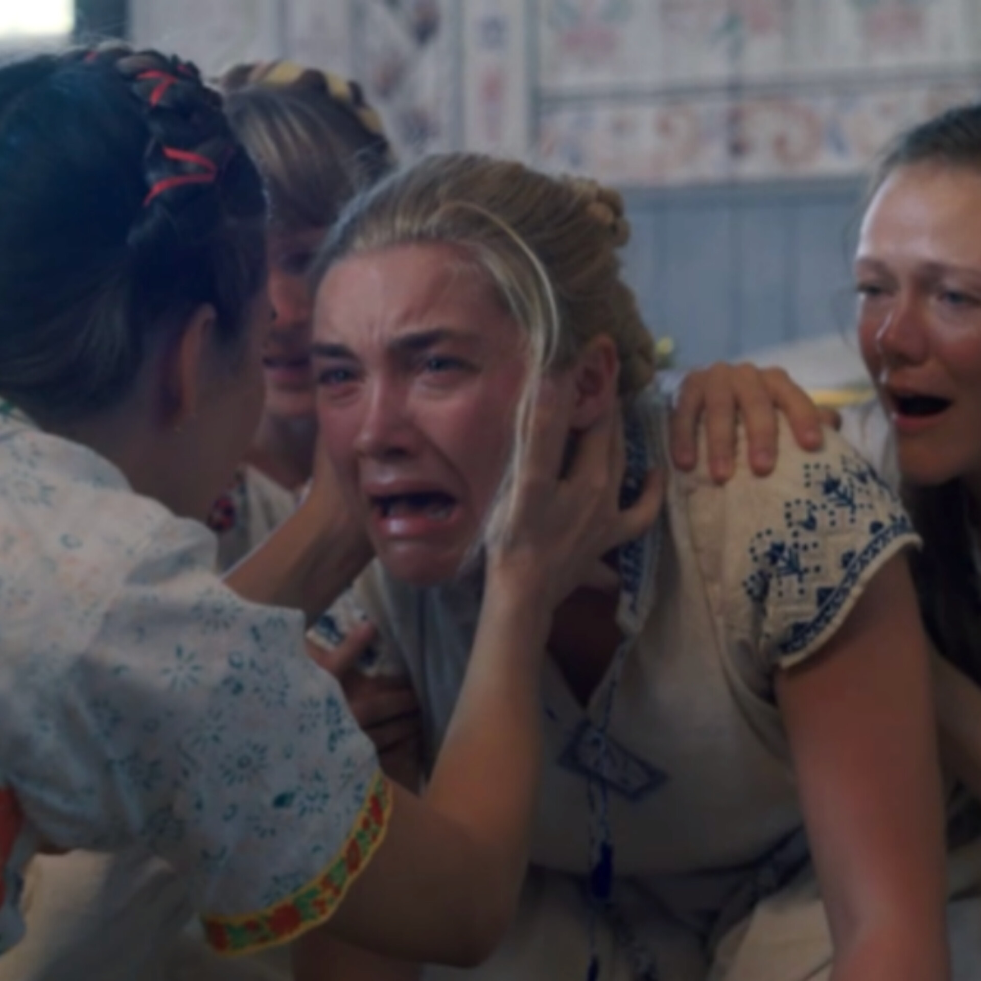 Florence Pugh in Midsommar