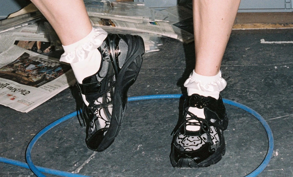 Jennie Sneakers, Jennie Blackpink, Jennie Asics, รองเท้า Jennie, รองเท้า Mary Jane