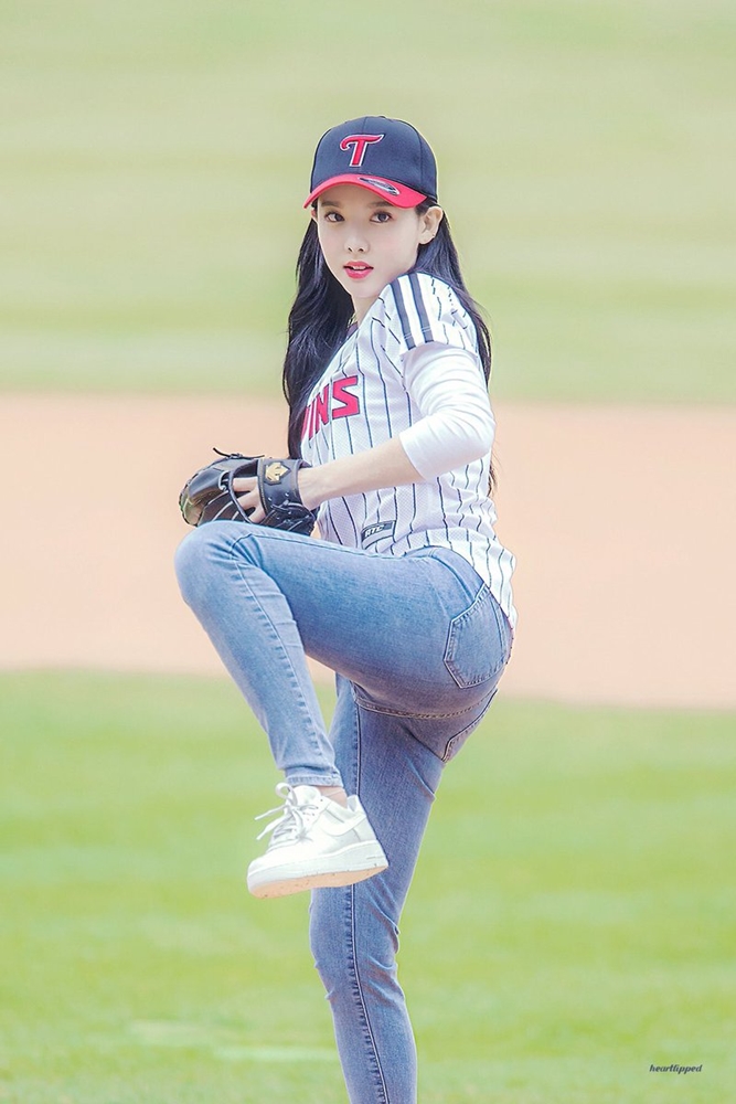 K-Pop, K-Pop Baseball, Nayeon, Nayeon TWICE