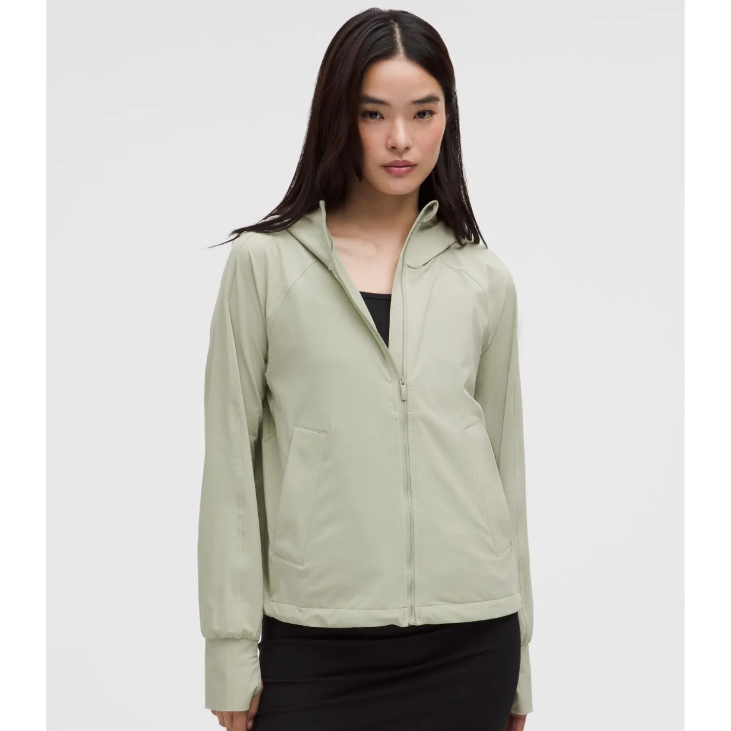 Lightweight Stretch UV-Protective Jacket (ราคา 5,600 บาท) จาก Lululemon