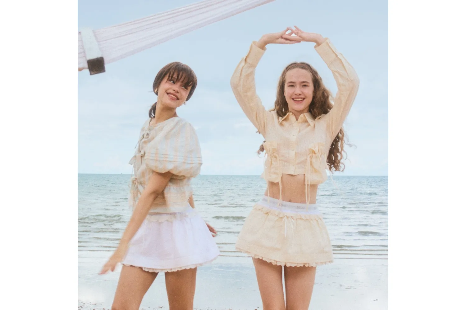 Missing You Skirt (ราคา 1,990 บาท) จาก Mitr