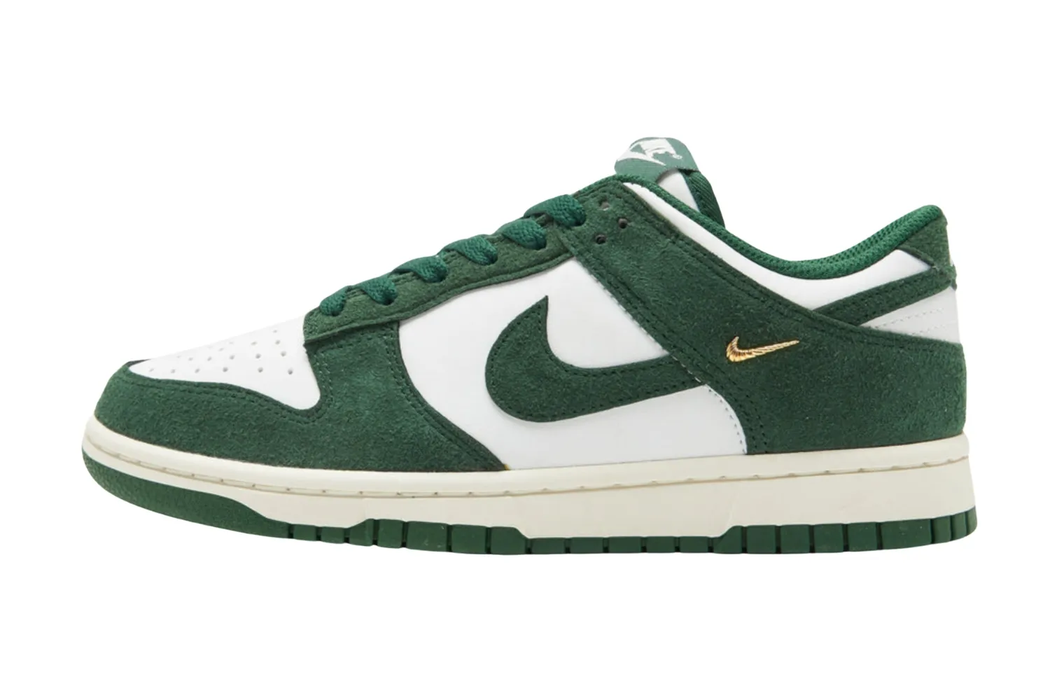 Dunk Low (ราคา 4,500 บาท) จาก Nike