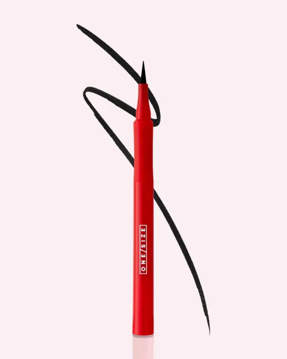 Point Made 24-Hour Liquid Eyeliner (950 บาท) จาก ONE/SIZE Beauty 