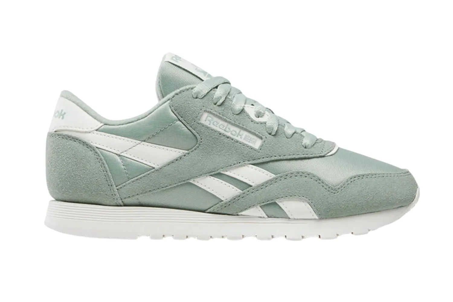 Classic Nylon (ราคา 2,390 บาท) จาก REEBOK