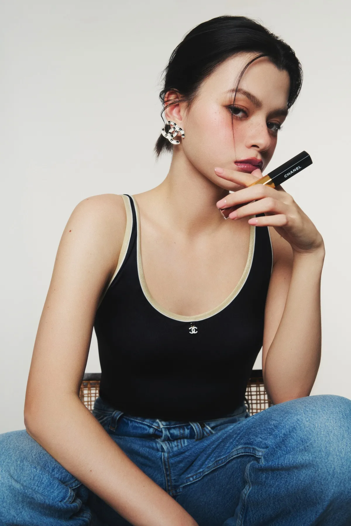 เบ็คกี้-รีเบคก้า กับลิปสติก LE ROUGE DUO สี 182 Light Brown จาก CHANEL 