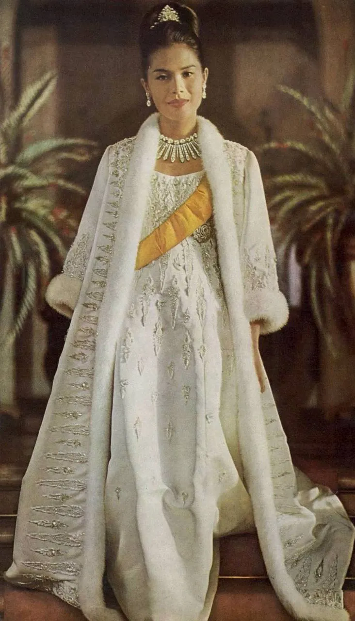 สมเด็จพระนางเจ้าสิริกิติ์ พระบรมราชินีนาถ พระบรมราชชนนีพันปีหลวง queen sirikit