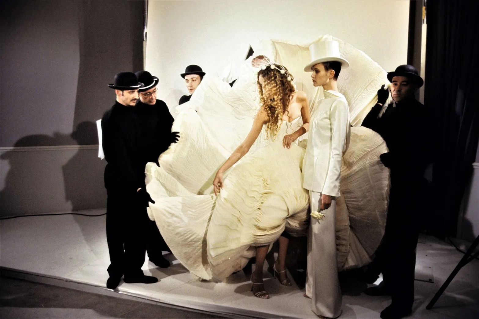 Dior คอลเล็กชั่นโอตกูตูร์ ฤดูใบไม้ผลิ/ฤดูร้อน 1999 