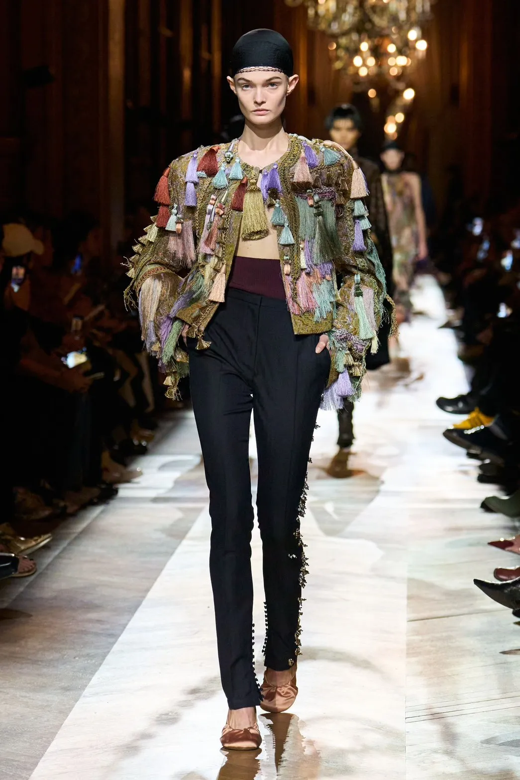 Dries Van Noten คอลเล็กชั่นฤดูใบไม้ร่วง/ฤดูหนาว 2025