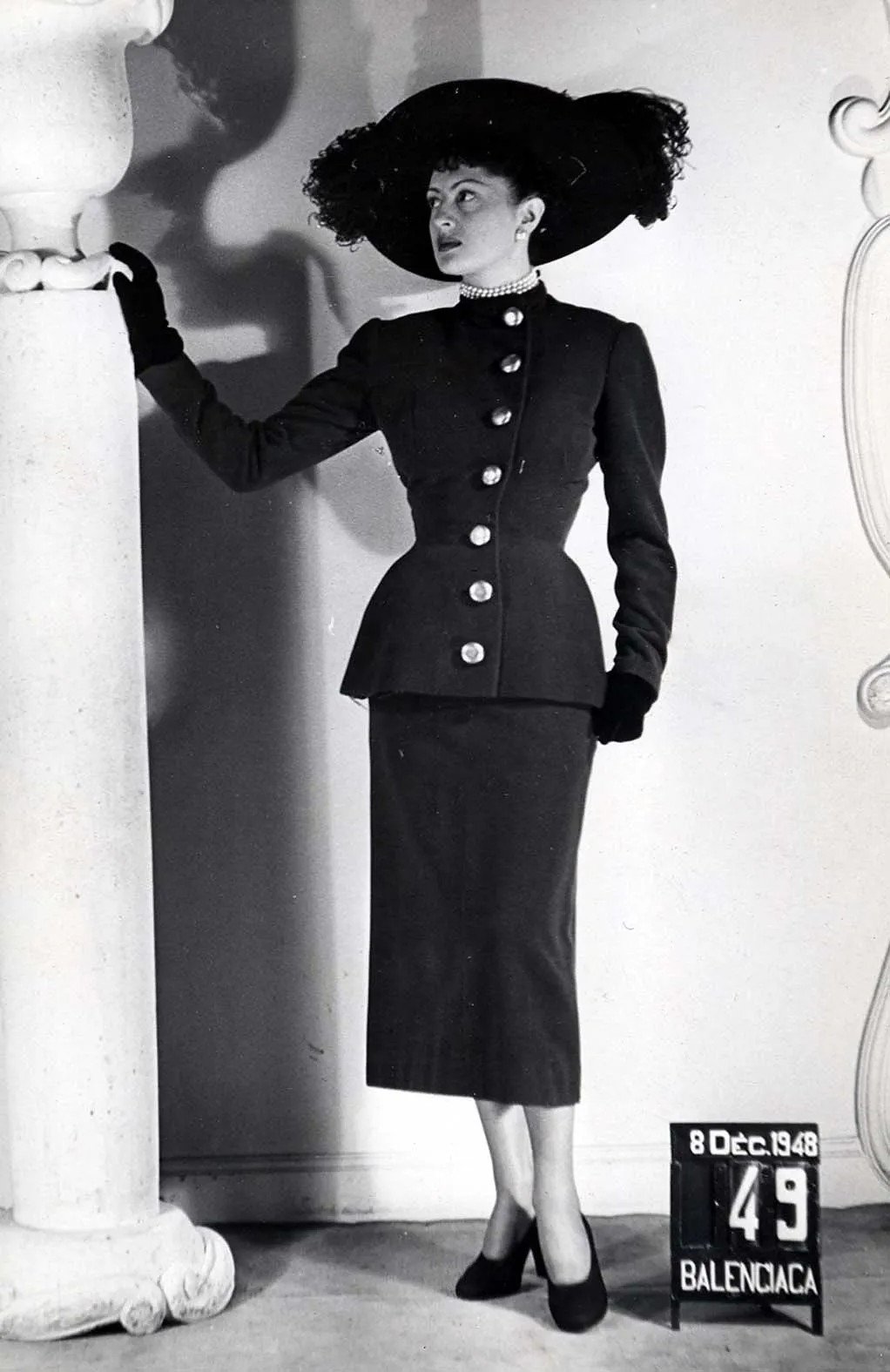 BALENCIAGA BASQUE WAIST ARCHIVES (Hiver 1949, Look 23) ©Balenciaga Archives Paris