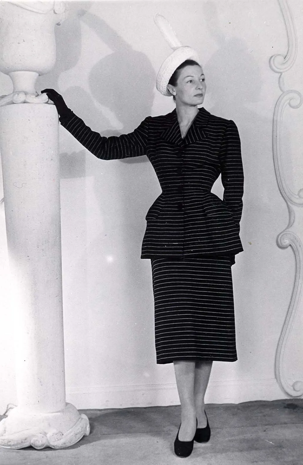 BALENCIAGA BASQUE WAIST ARCHIVES (Hiver 1947, Look 19) ©Balenciaga Archives Paris