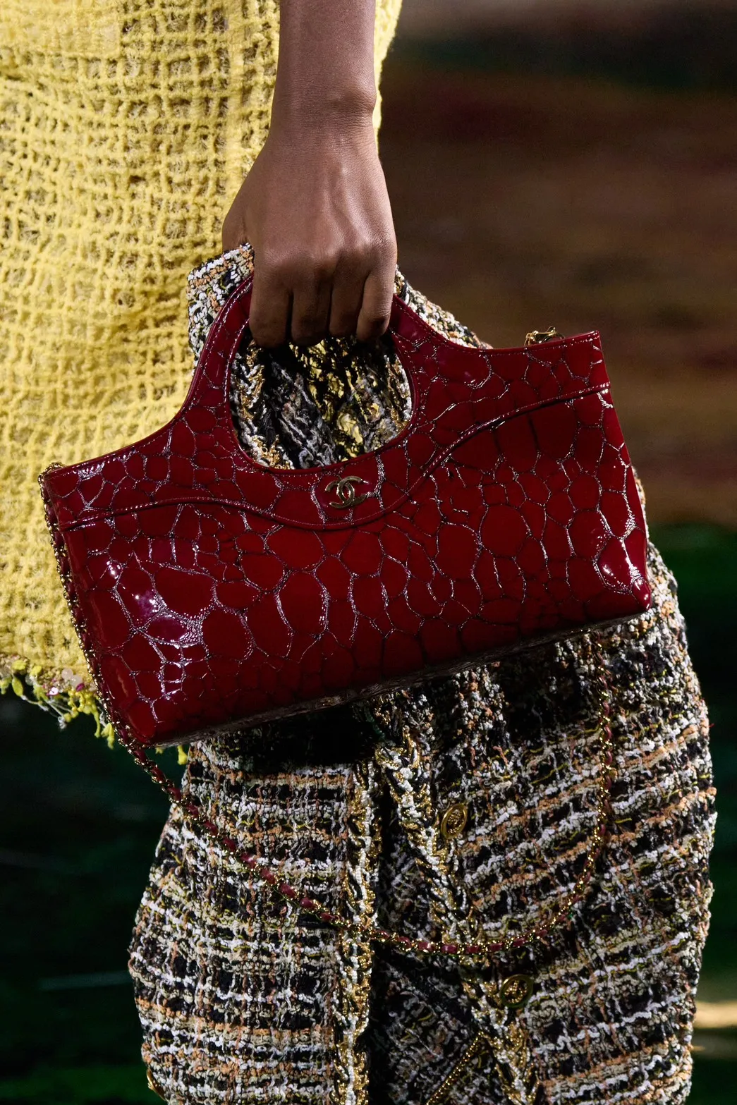 โมเมนต์ 'Rachel Ojuromi' เดินแบบ CHANEL คอลเล็กชั่นฤดูใบไม้ผลิ/ฤดูร้อน 2027