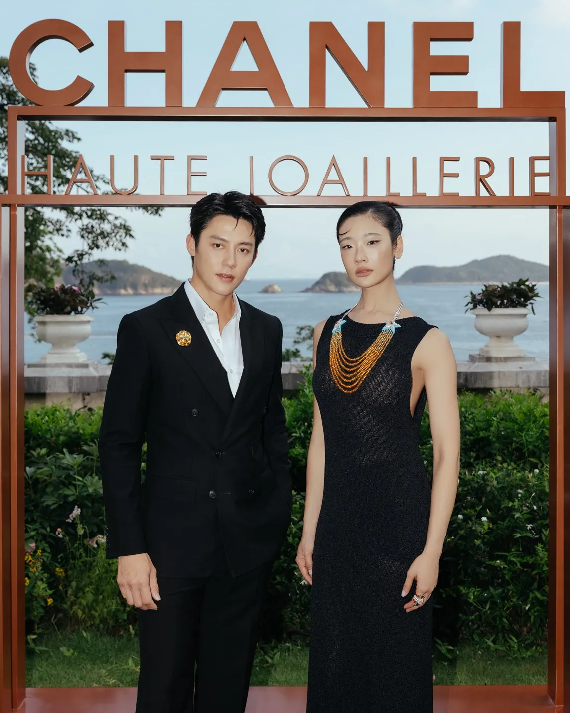 ‘หมาก-ปริญ’ และ ‘ออกแบบ-ชุติมณฑน์’ ร่วมชมคอลเล็กชั่นจิวเวลรีชั้นสูง ‘Signes & Symboles’