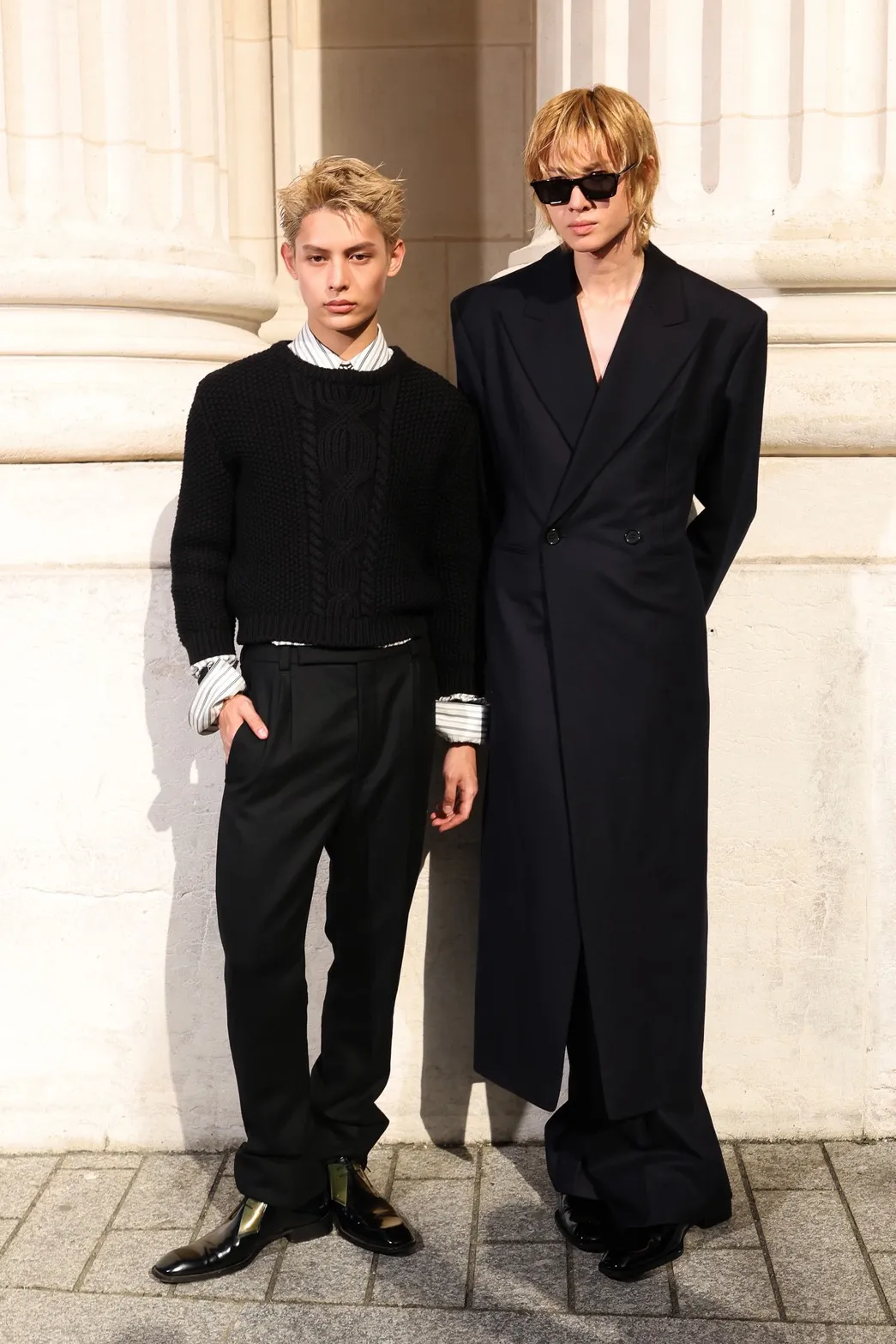 'James' และ 'Martin' แห่งวง CORTIS ร่วมชมโชว์ของแบรนด์ Saint Laurent คอลเล็กชั่นเสื้อผ้าบุรุษ ฤดูใบไม้ผลิ/ฤดูร้อน 2027