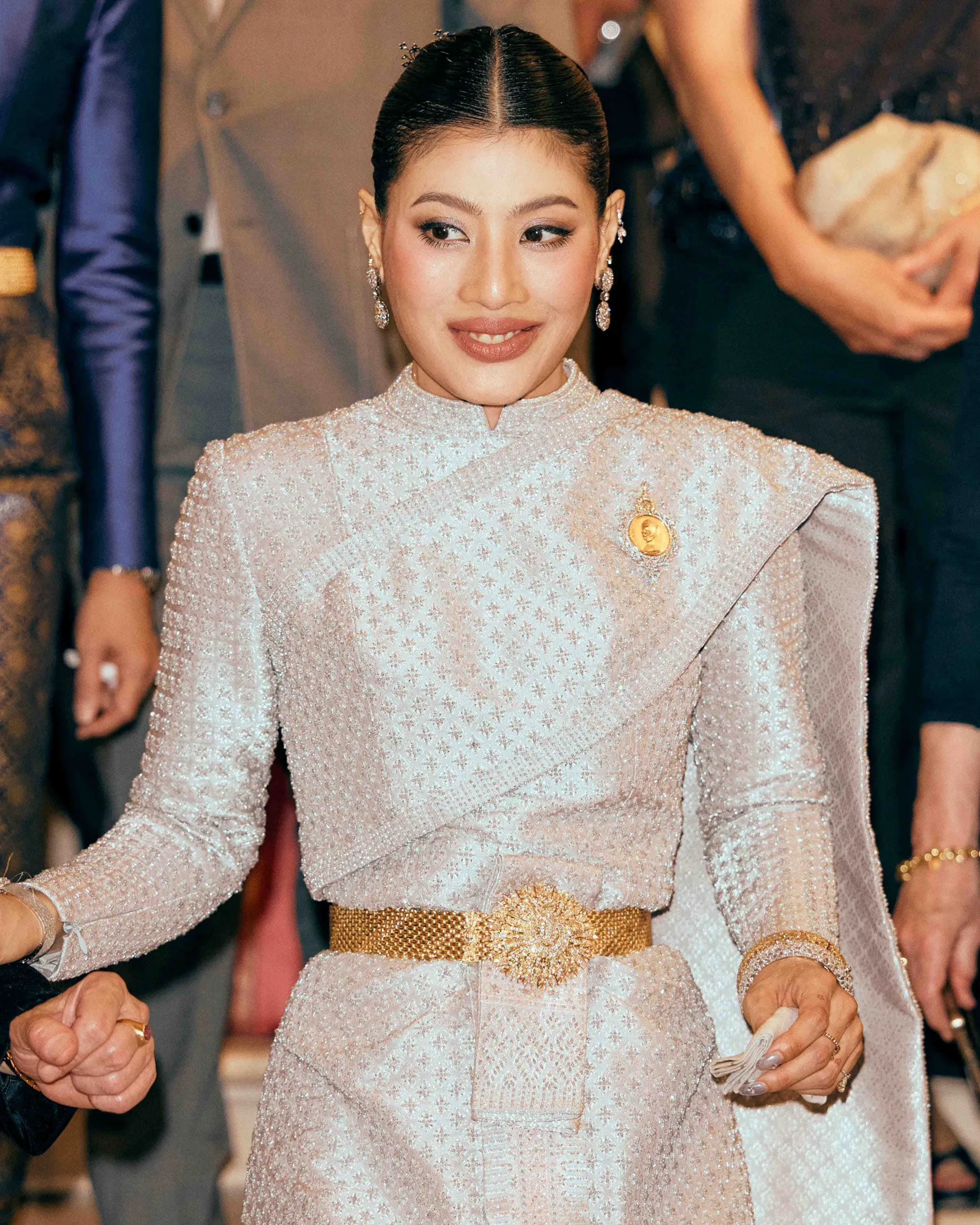 ชุดไทย, ชุดไทยพระราชนิยม, La Mode en Majeste, Thai Dress, Thai Royal Dress, Royal Fashion, ราชวงศ์, ราชพัสตราสู่สากล