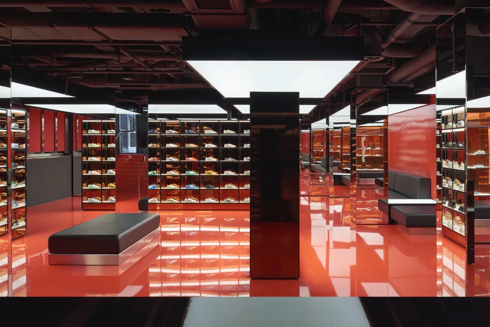 Onitsuka Tiger เปิด Red Concept Store  London