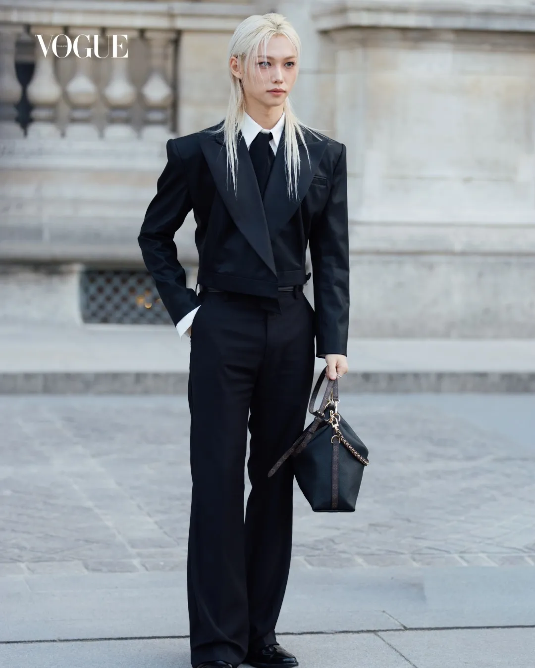 'FELIX' ในแฟชั่นโชว์ Louis Vuitton คอลเล็กชั่นฤดูใบไม้ผลิ/ฤดูร้อน 2027 ณ Cour Carrée du Louvre กรุงปารีส ประเทศฝรั่งเศส