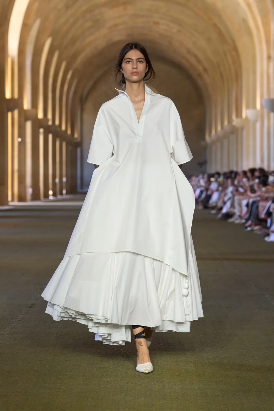 นางเเบบบนรันเวย์ Jacquemus Fall 2025 ‘Le Paysan’