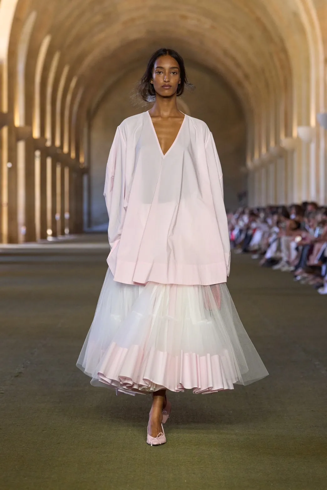 นางเเบบบนรันเวย์ Jacquemus Fall 2025 ‘Le Paysan’