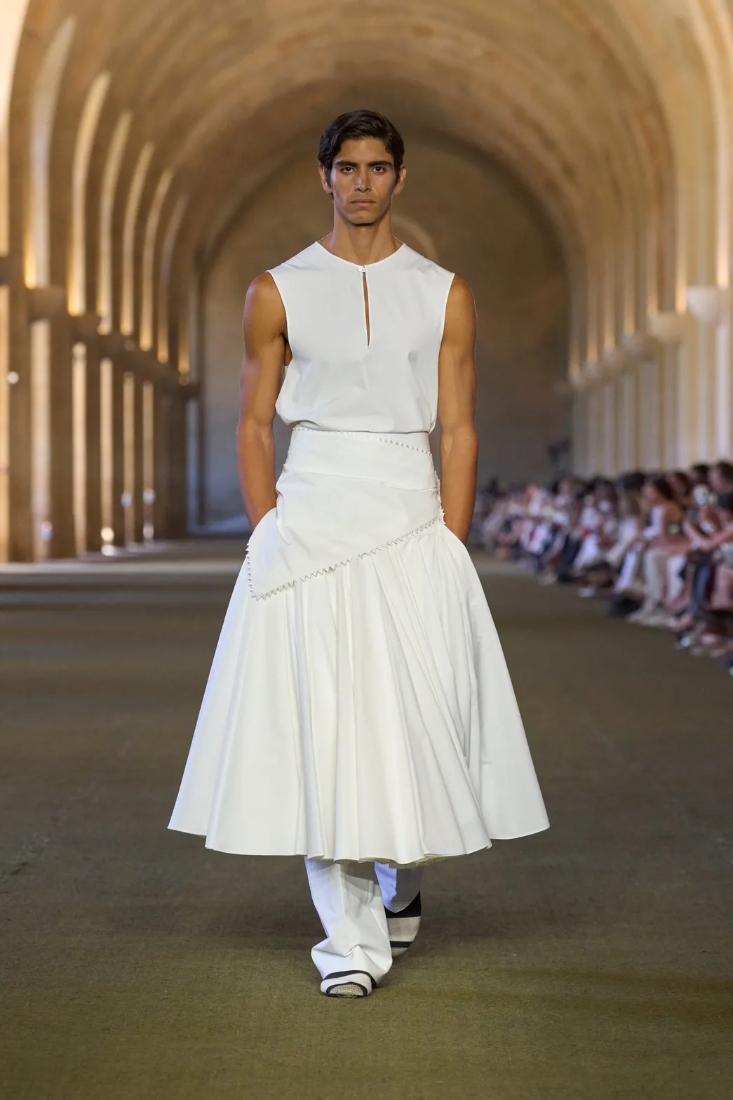 นางเเบบบนรันเวย์ Jacquemus Fall 2025 ‘Le Paysan’