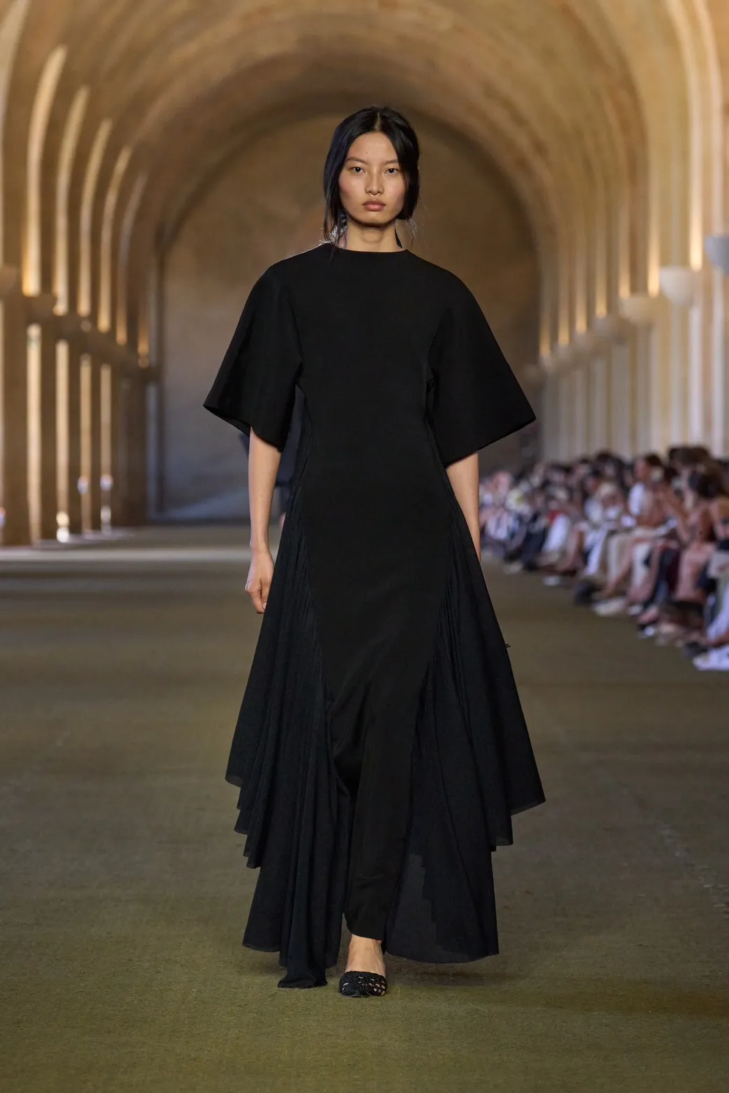 นางเเบบบนรันเวย์ Jacquemus Fall 2025 ‘Le Paysan’