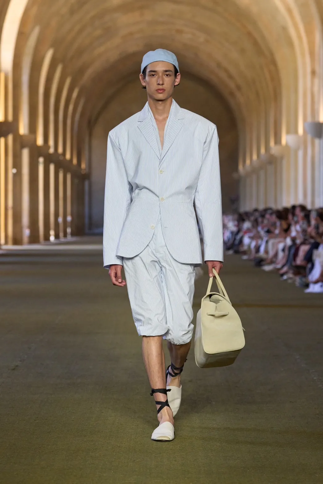 นางเเบบบนรันเวย์ Jacquemus Fall 2025 ‘Le Paysan’