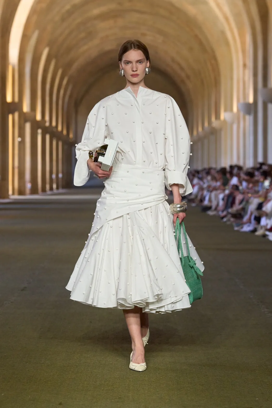นางเเบบบนรันเวย์ Jacquemus Fall 2025 ‘Le Paysan’
