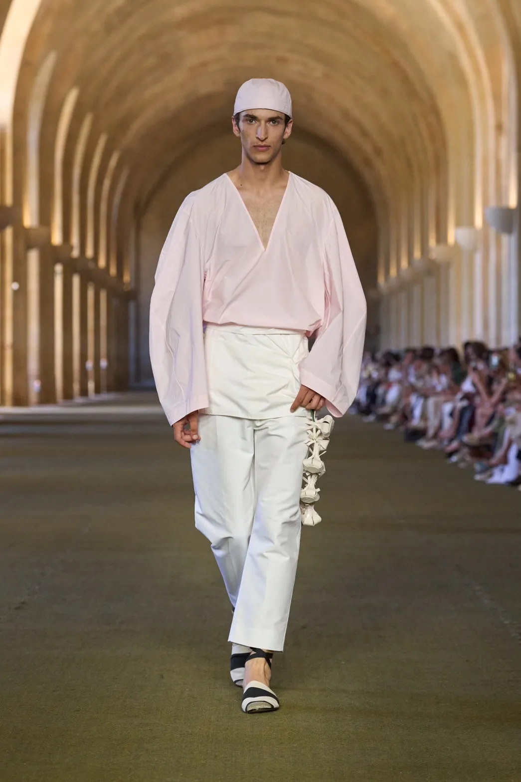 นางเเบบบนรันเวย์ Jacquemus Fall 2025 ‘Le Paysan’