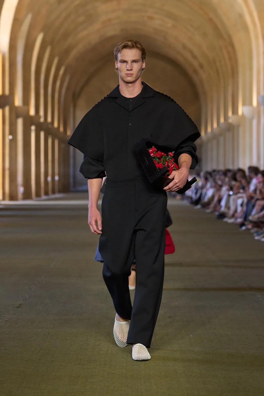 นางเเบบบนรันเวย์ Jacquemus Fall 2025 ‘Le Paysan’