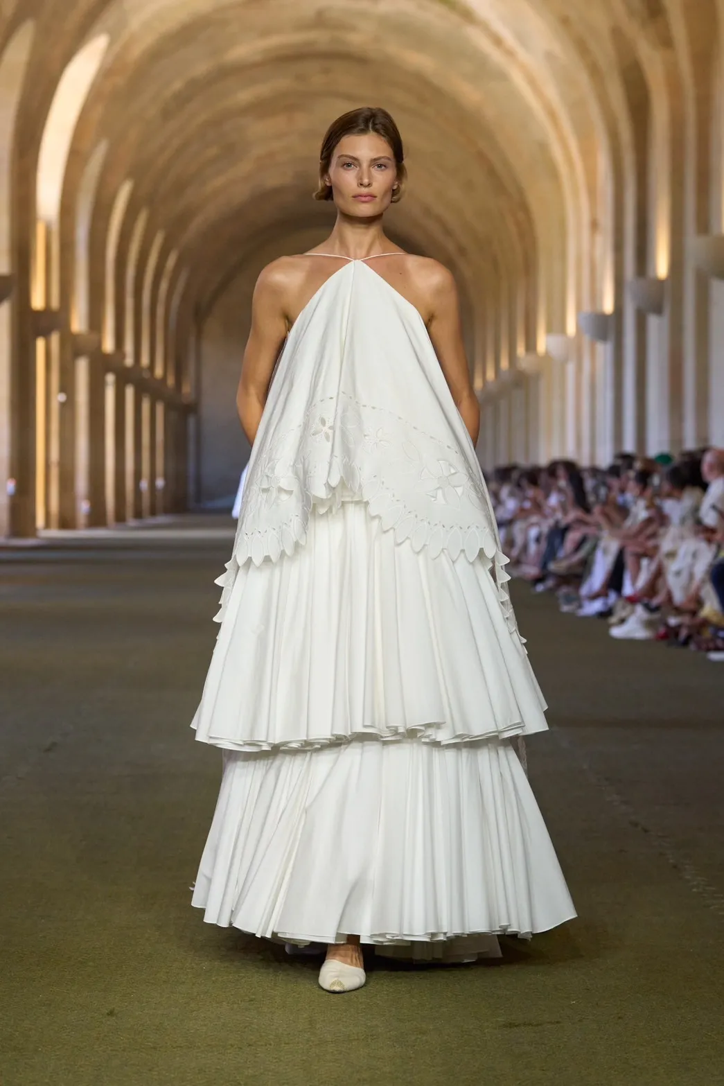นางเเบบบนรันเวย์ Jacquemus Fall 2025 ‘Le Paysan’