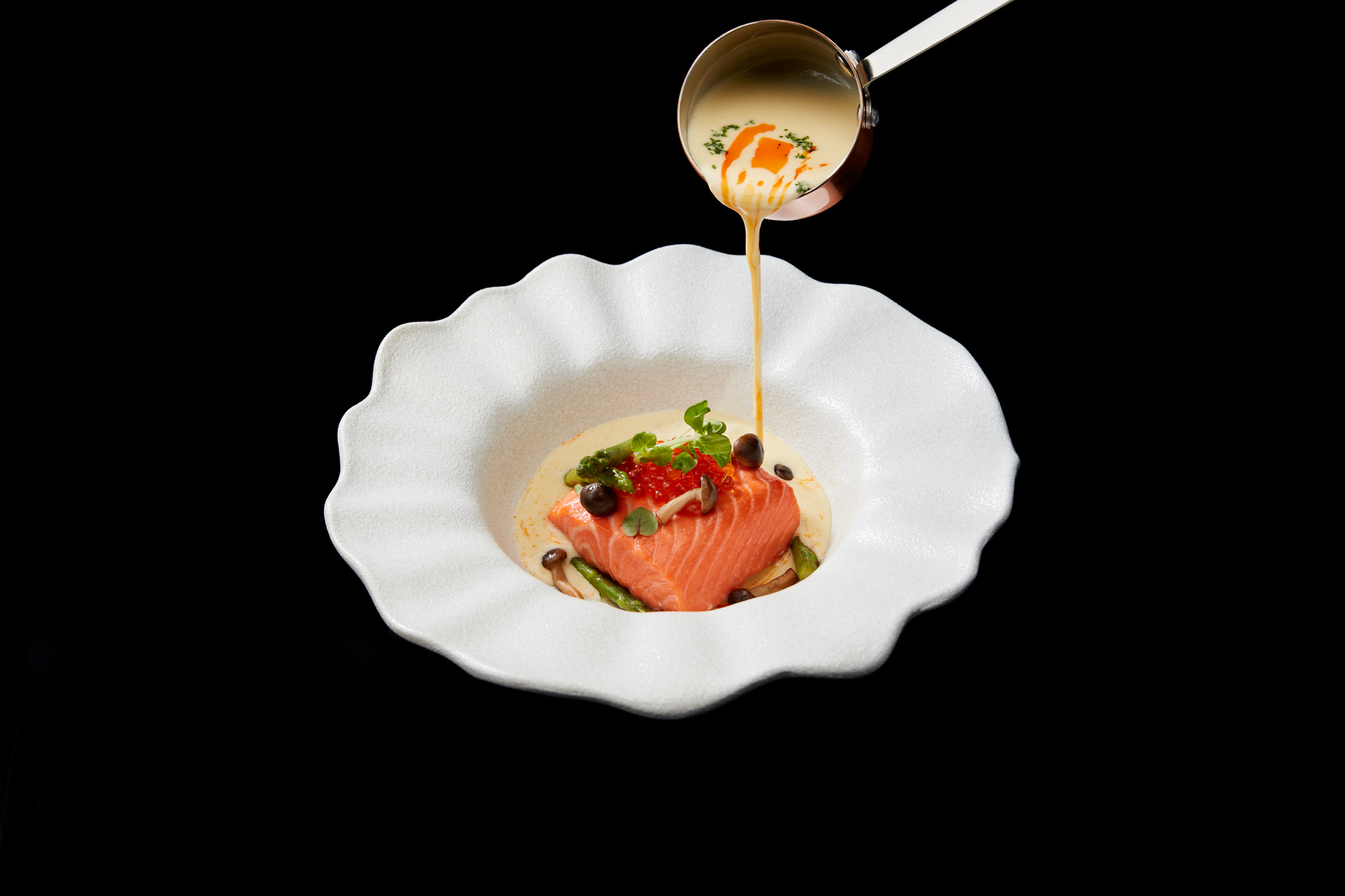 Salmon Confit with Herbal Cream Sauce 01