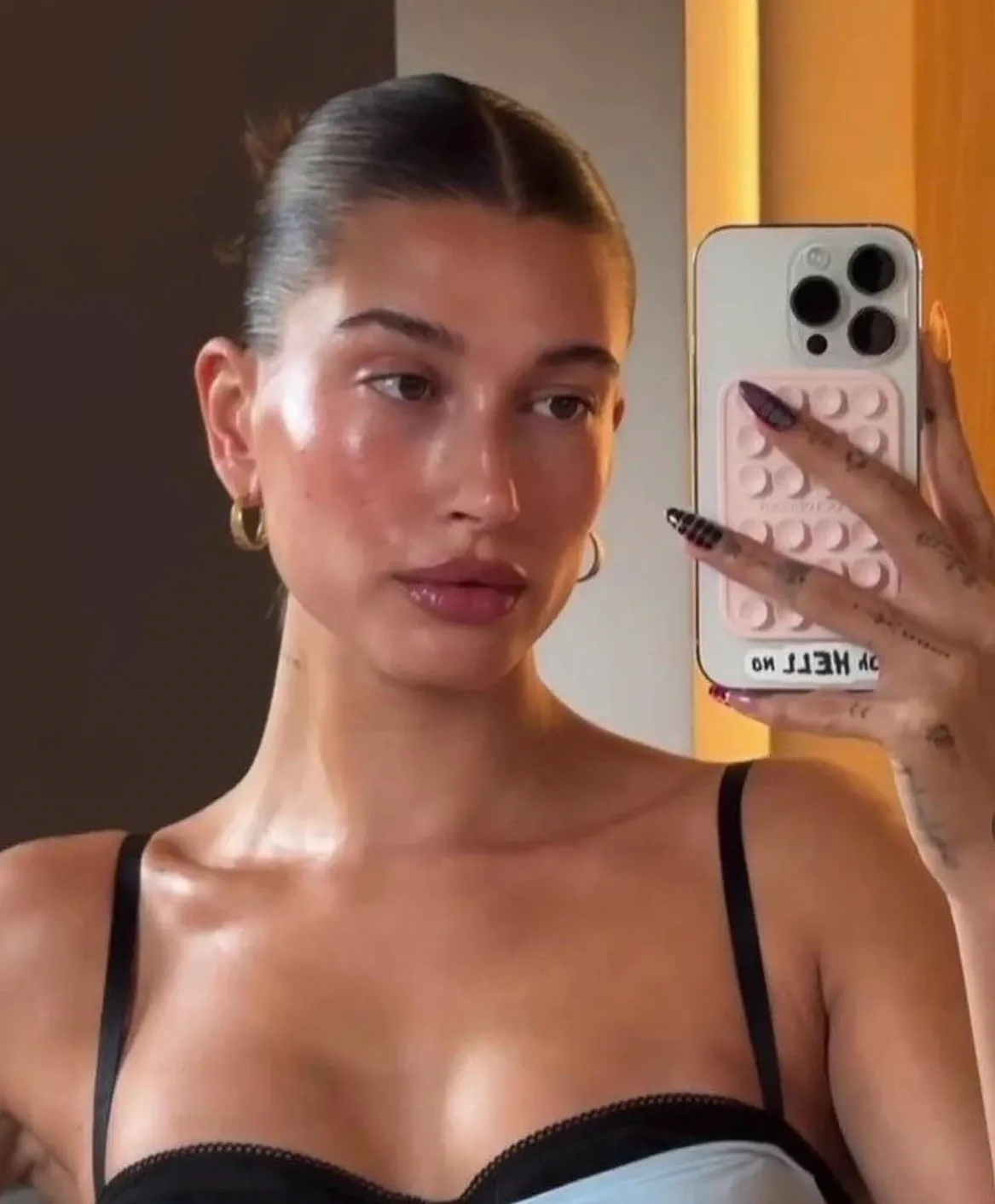 Hailey Bieber